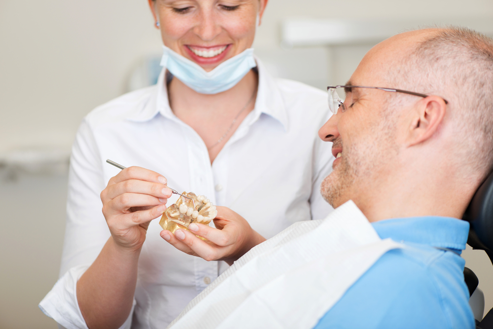 proper denture cleaning and maintenance tips